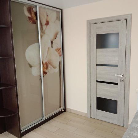 105 Apartment Khmelʼnytsʼkyy Екстериор снимка