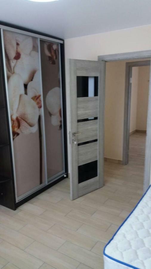 105 Apartment Khmelʼnytsʼkyy Екстериор снимка